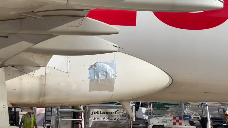 Photo of video | Un avion de pasageri „cârpit” cu bandă adezivă a produs o controversă uriașă în Italia